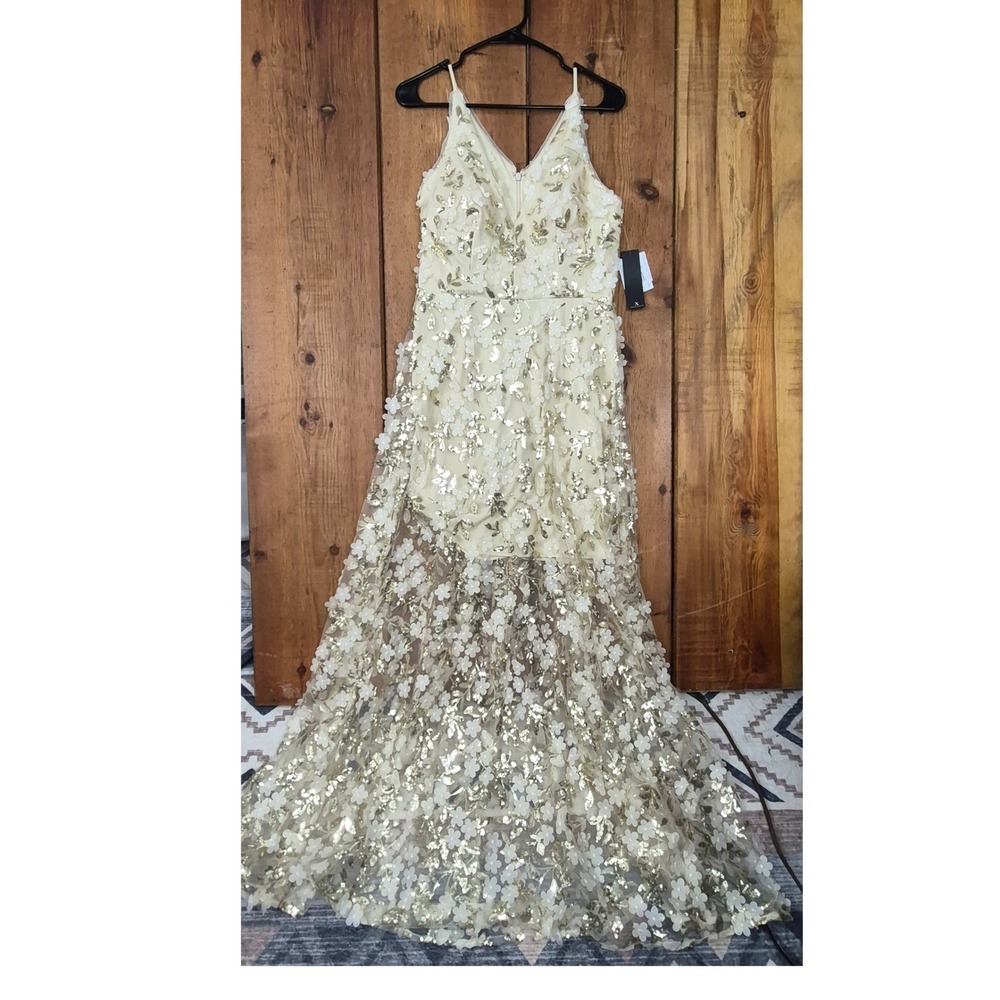 Xscape Womens Champagne Gold Sequin 3D Floral Applique Gown Dress Size 8 NEW
